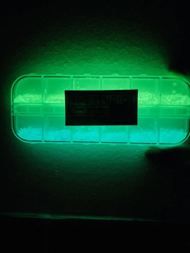 The Studio - Art Pack #105 - Glow In The Dark Confetti - B - 12 pcs