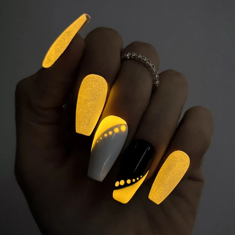 Pink Mask - Glow in the Dark - 4 - Nail Art