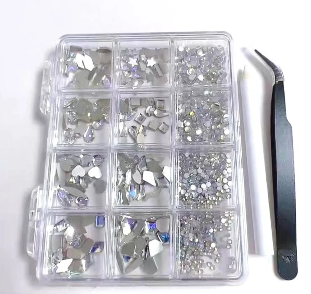 The Studio - Rhinestone Assortment 3 - 12 pcs
