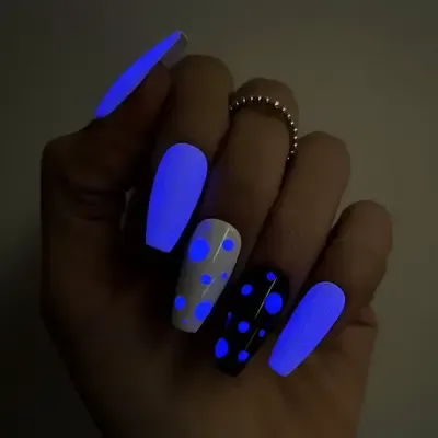 Glow in the Dark - 3 - Nail Art